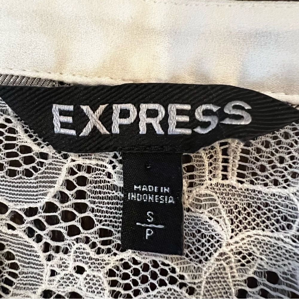 EXPRESS Blouse White Lace Front & Back Yoke size Small Petite - Picture 5 of 6